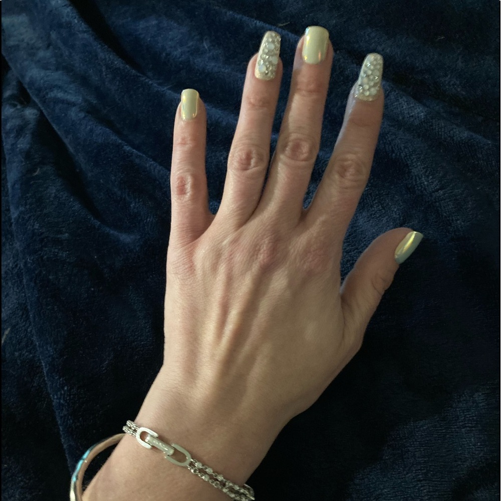 New nail look and you saw it here first: I call it uptown downtown 😉❤️😎